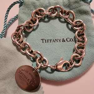 Tiffany &Co round pendant bracelet- Return to Tiffany